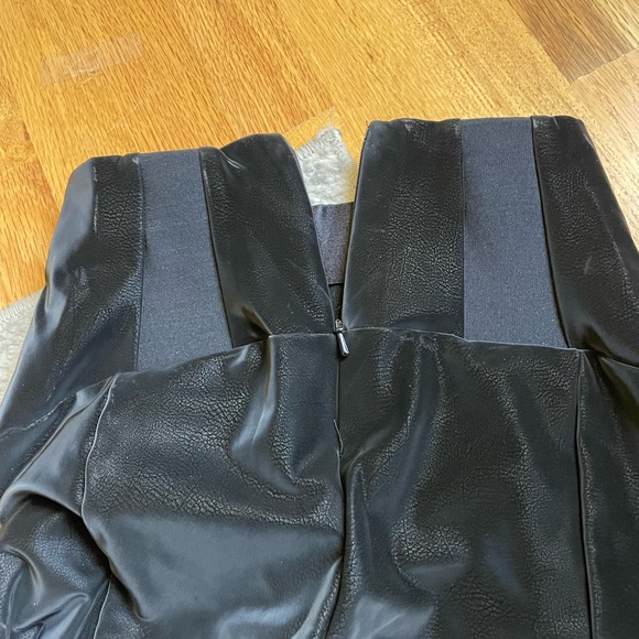 XS Velvet Guess Leggings - Picture 4 of 8